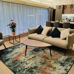  Apartment Bright & Cozy In